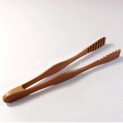 Holzclip mit asiatischen Einflüssen