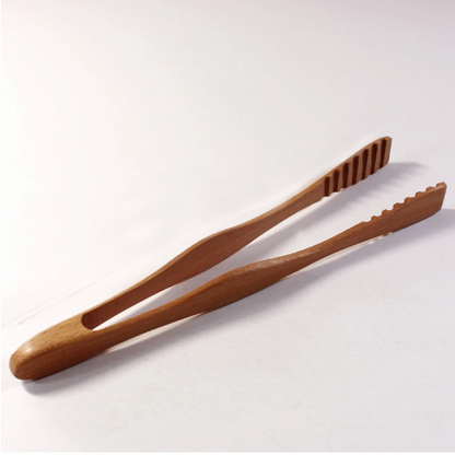 Holzclip mit asiatischen Einflüssen