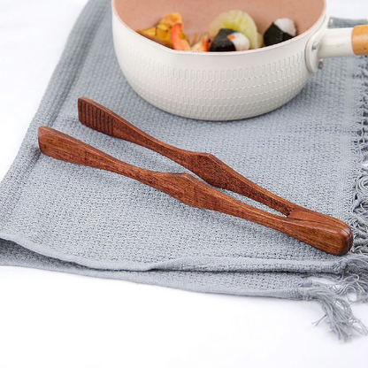 Holzclip mit asiatischen Einflüssen